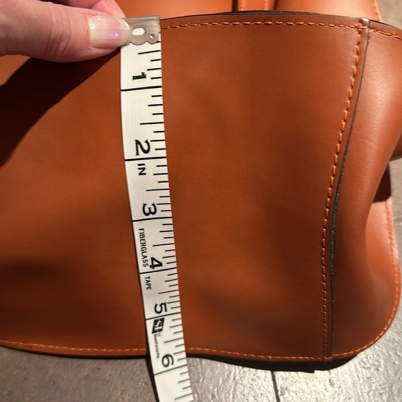 Innue leather handbag - Picture 7 of 13